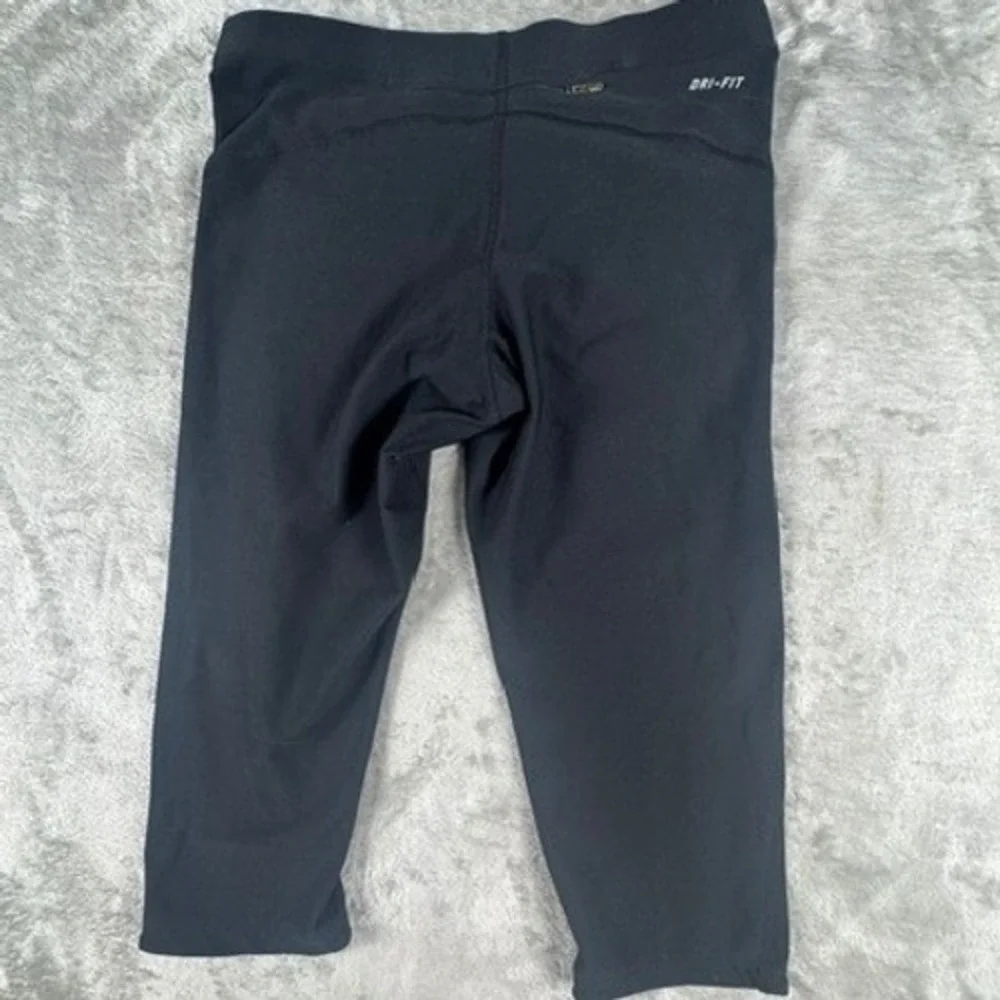 Nike Dri-FIT Womens Medium Black Athletic Capri Running Tights Drawstring Pocket
